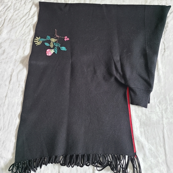 Embroidered Shawl with Sleeves - Picture 2 of 3